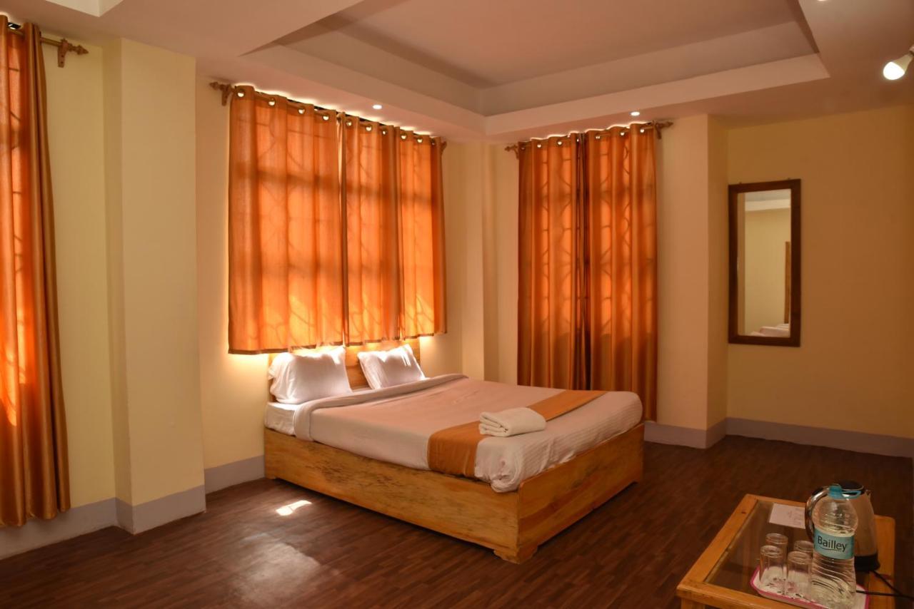 Hotel City Palace Inn Shillong Exteriör bild